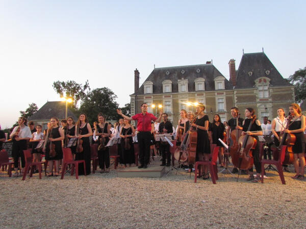 Concert dans la grande cour: Académie internationale d'été "Musique au Pays de Château-Gontier", 2019